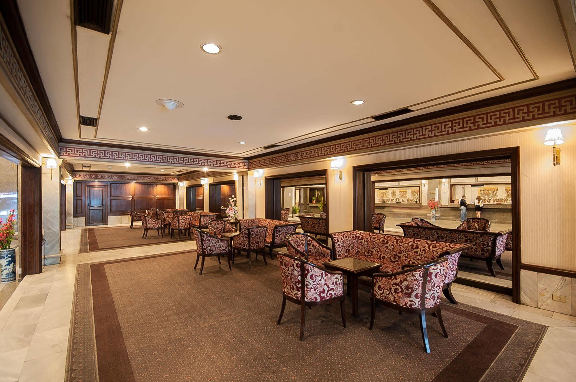 Diamond Plaza Hotel Хатъяй Экстерьер фото
