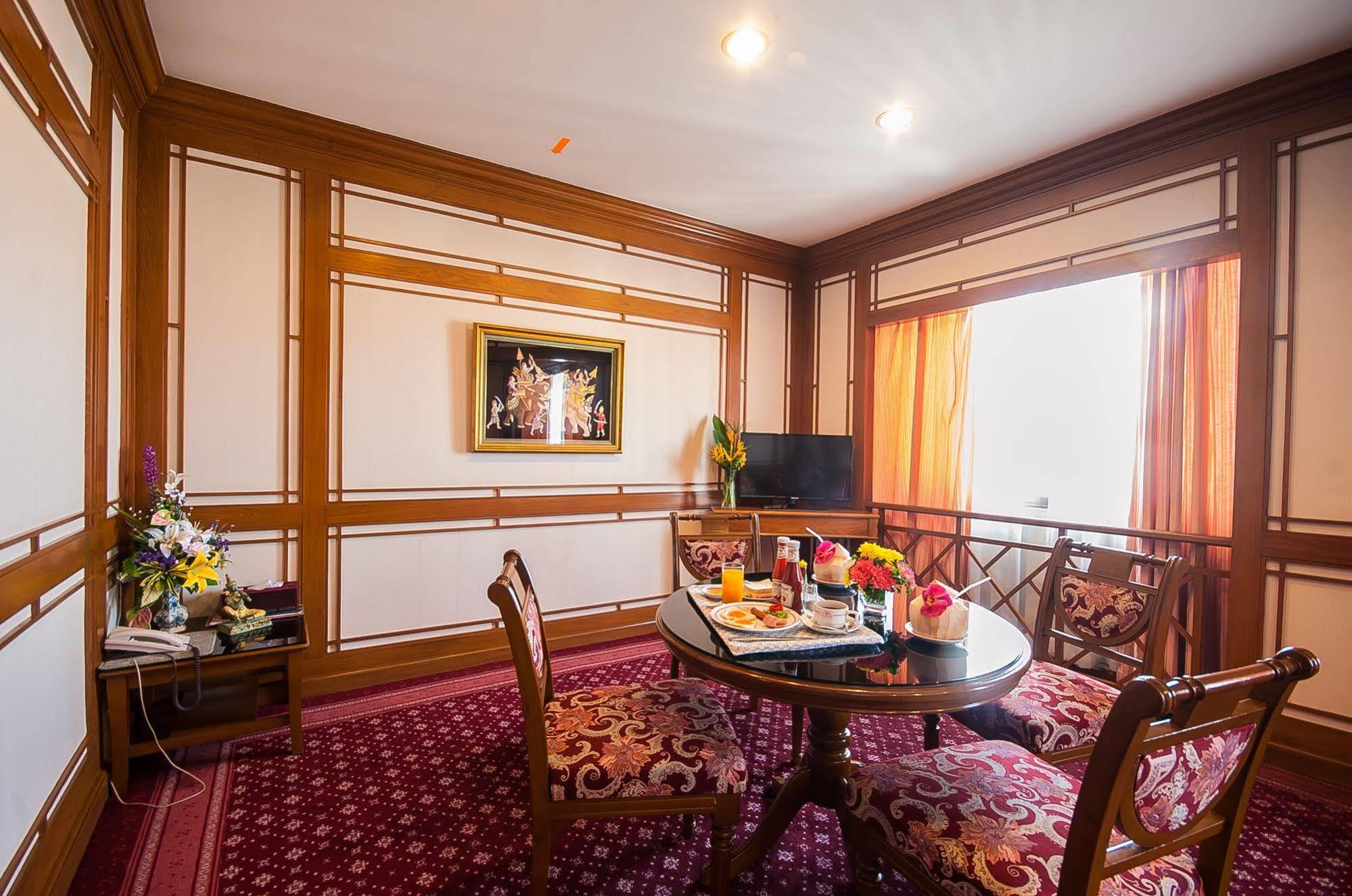 Diamond Plaza Hotel Хатъяй Экстерьер фото